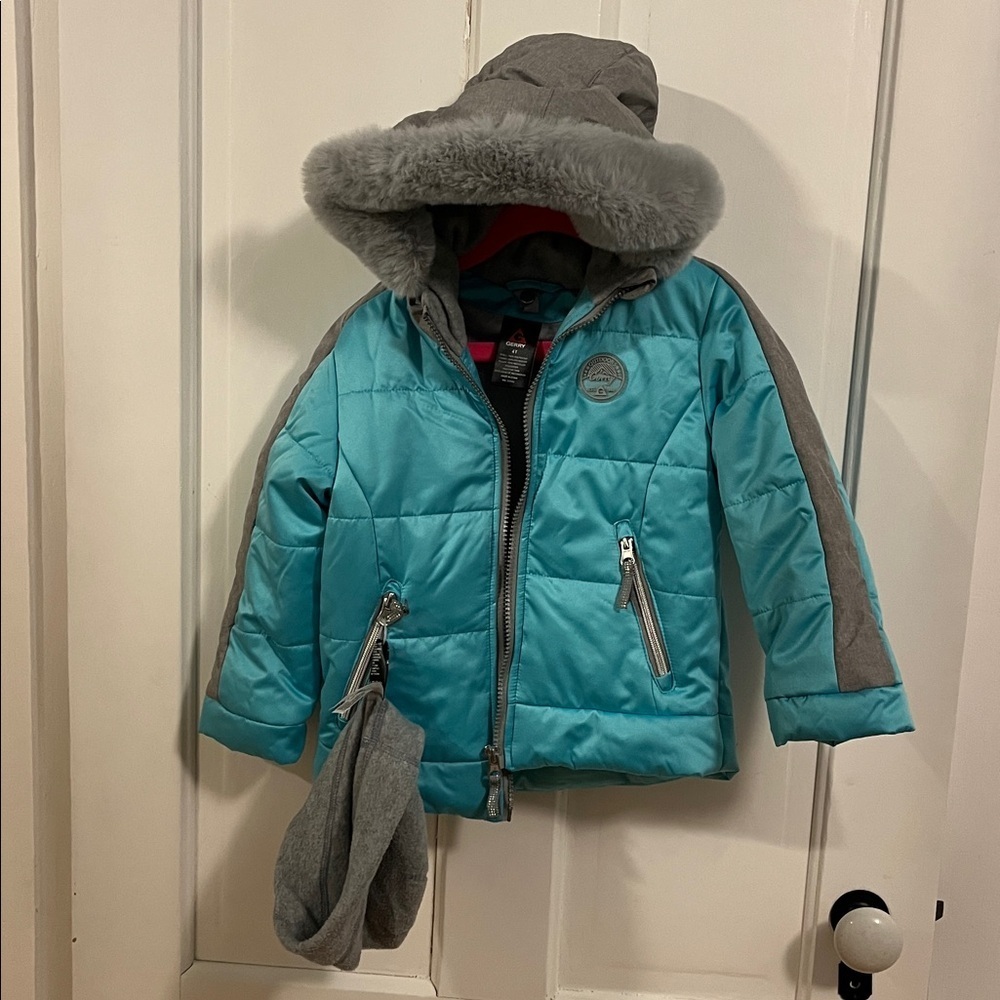 NWOT Gerry 4T winter jacket with furry, fleece lined hood